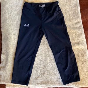 Girls athletic capri leggings